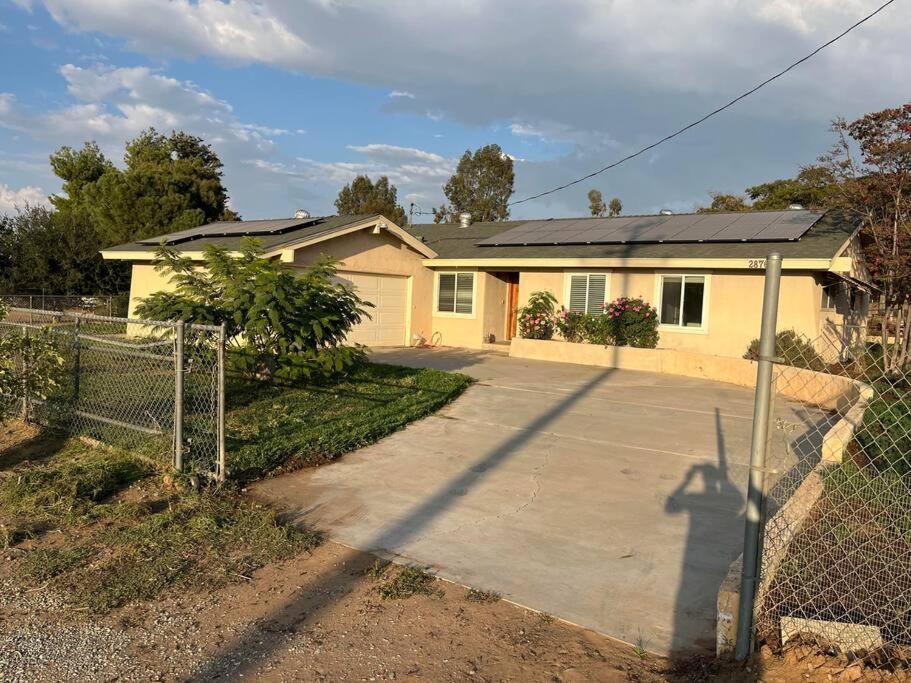 Peaceful & Cozy 3 Bedroom Ranch-Home W/Fireplace Hemet Exterior photo